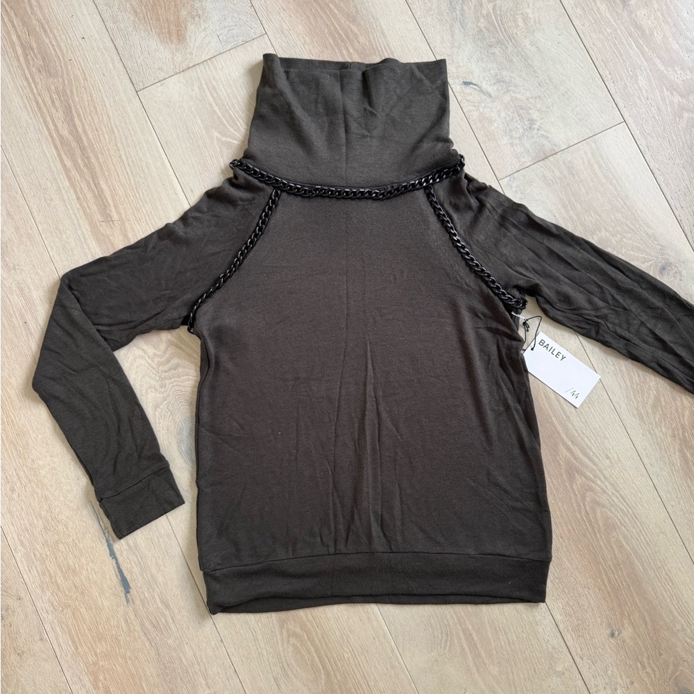 Turtleneck Chains Sweater